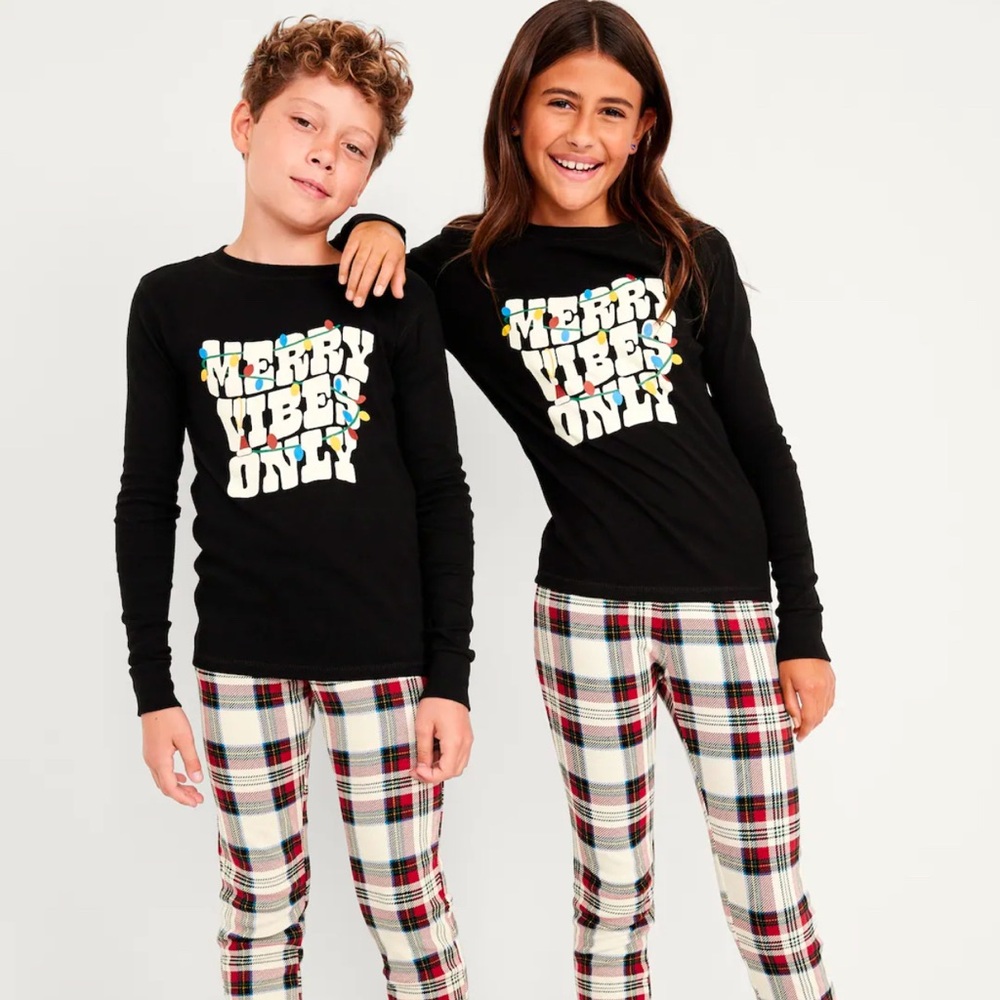 Old Navy Graphic Snug Fit Holiday Match the Family Pajamas Merry Vibes NWT